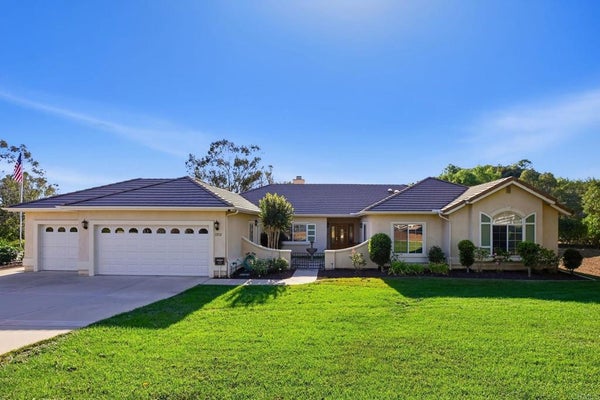 1352 TIERRA ROJA DR, FALLBROOK, CA 92028 - Image e0a0cbb0fc64c00d7204171a1d9aefeb/895808544