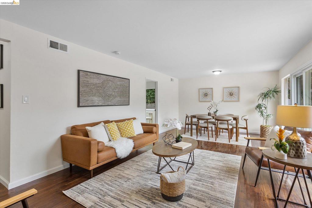3011 Glynis Dr