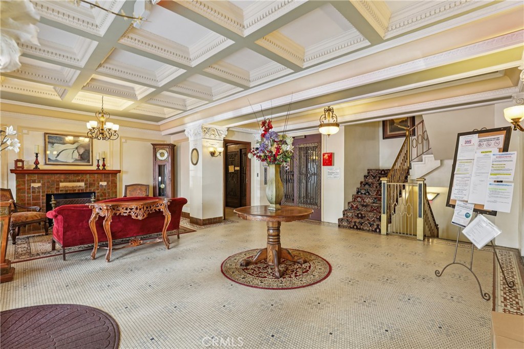 1030 E Ocean Blvd 401