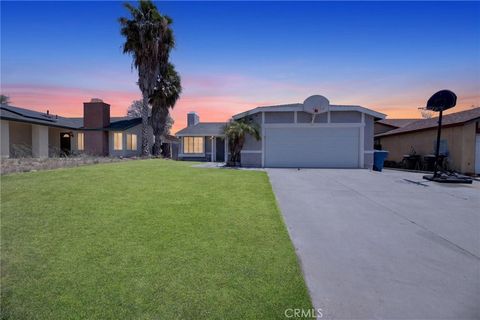 Photo of 142 N Massachusetts ST, Lake Elsinore, CA 92530 (MLS # SW26106784)