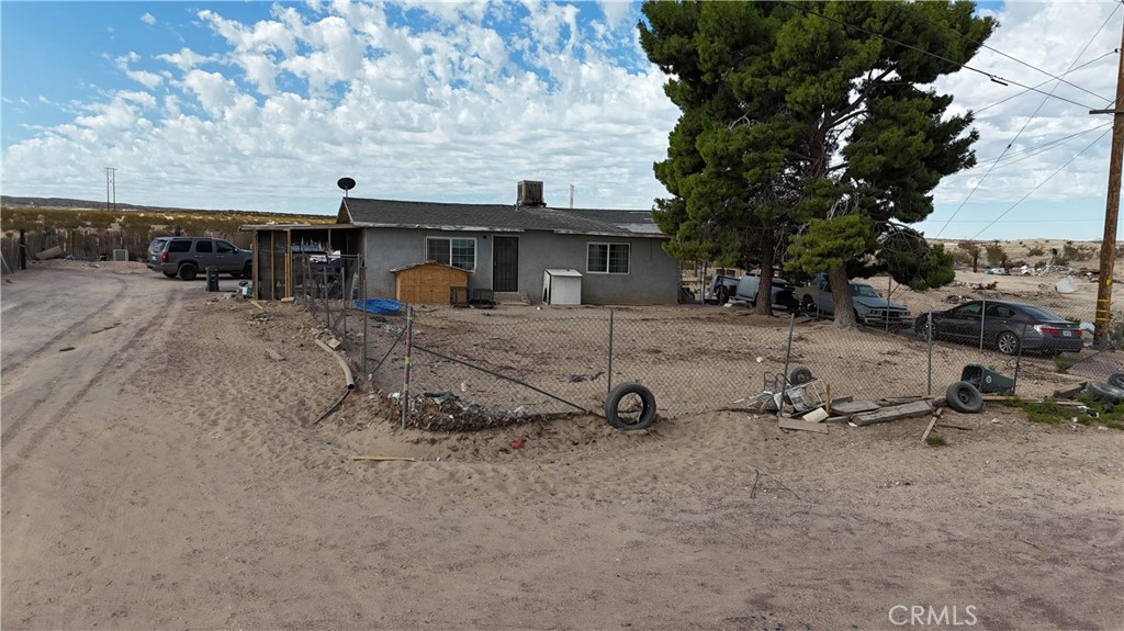 This home features 2 bedrooms, 1 baths, 800 living sqft and sits on 2.5 acre lot. It offers a spacious living room, tile flooring and property is fully fenced. Property is being Sold As Is.