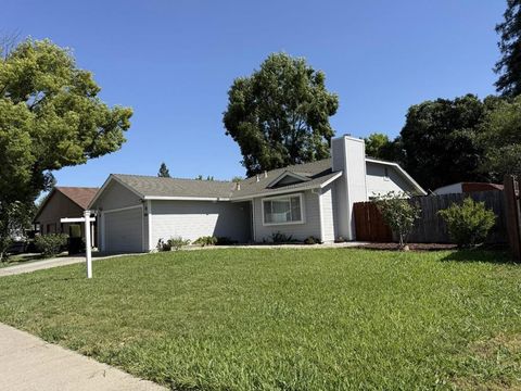 Photo of 1824 Maykirk Way, Sacramento, CA 95833 (MLS # ML82050343)
