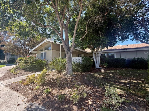Photo of 745 Avenida Majorca #B, Laguna Woods, CA 92637 (MLS # OC26221873)