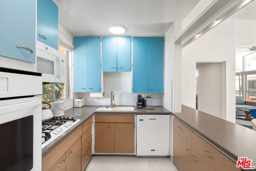 Calypso Palms - Residential Lease