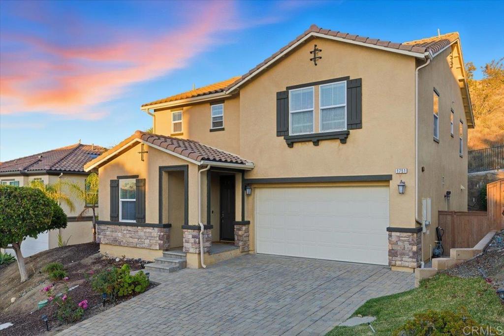 1751 Avenida Regina