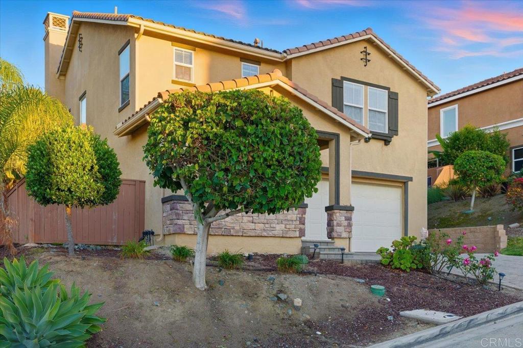 1751 Avenida Regina