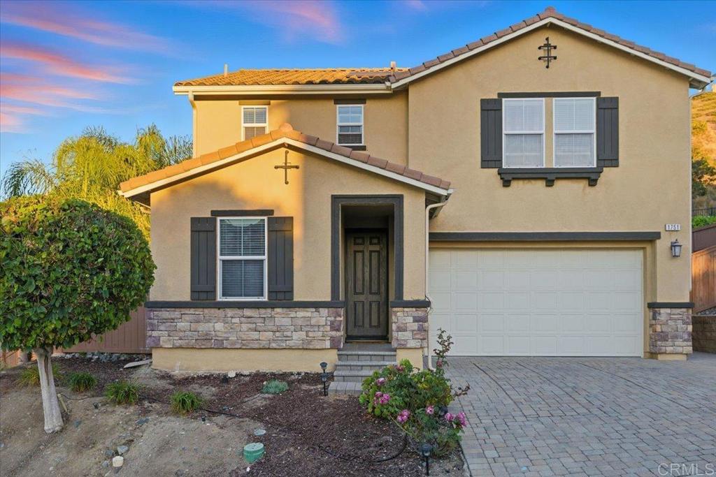 1751 Avenida Regina