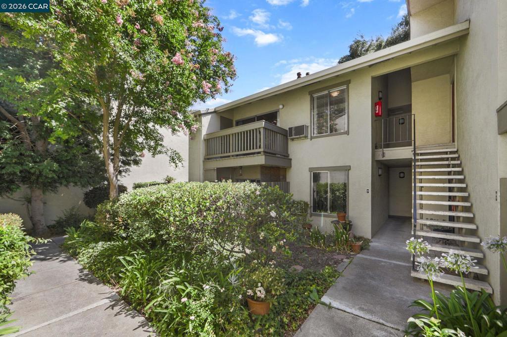 2562 Walnut Blvd 68