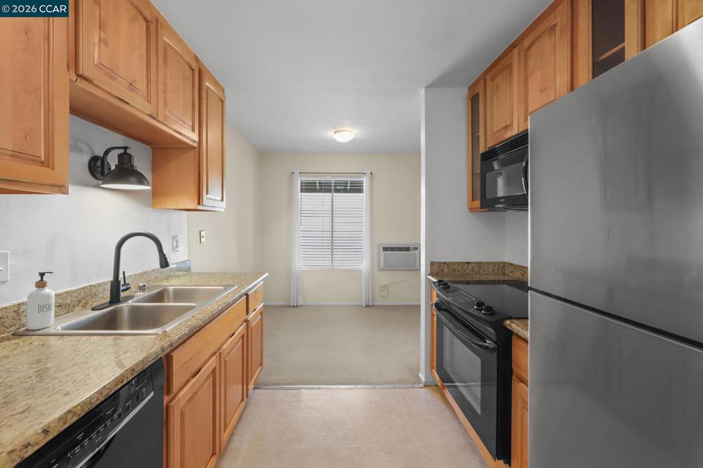 2562 Walnut Blvd 68