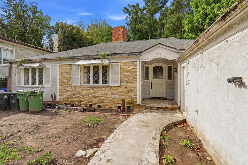 Photo of 507 Veteran Avenue, Los Angeles, CA 90024 (MLS # PW26036391)