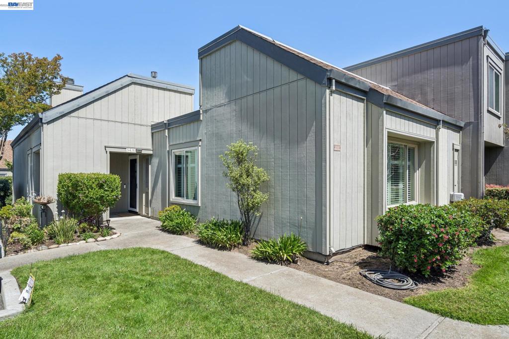 3430 Camanoe Ln
