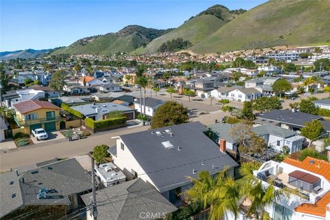 Tiny photo for 229 Pier Avenue Ave, Pismo Beach, CA 93449 (MLS # SC25268932)