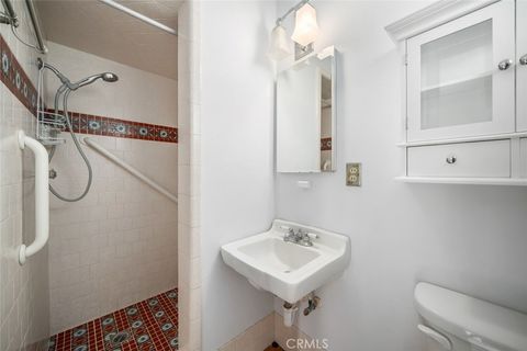 Tiny photo for 229 Pier Avenue Ave, Pismo Beach, CA 93449 (MLS # SC25268932)