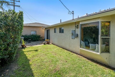 Tiny photo for 229 Pier Avenue Ave, Pismo Beach, CA 93449 (MLS # SC25268932)