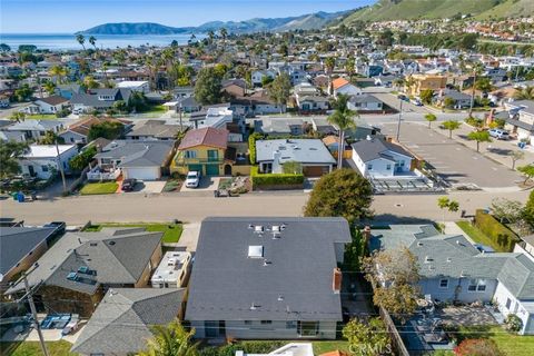 Tiny photo for 229 Pier Avenue Ave, Pismo Beach, CA 93449 (MLS # SC25268932)