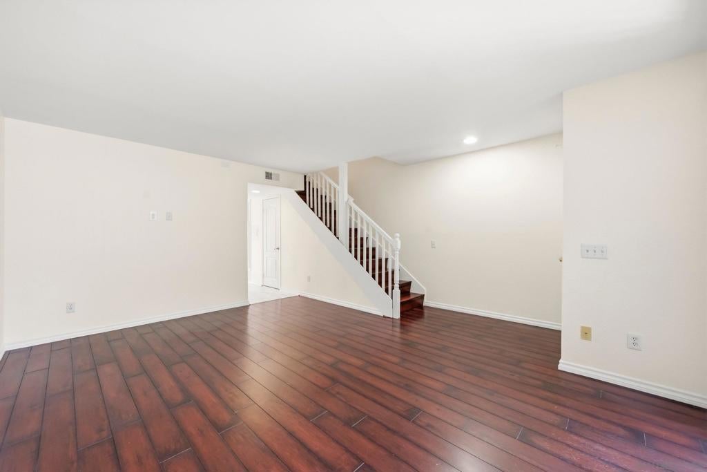 9289 Village Glen Dr 118