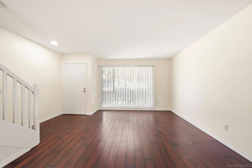 9289 Village Glen Dr 118