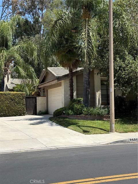 Photo of 25852 Estaban DR, Valencia, CA 91355 (MLS # SR26141952)