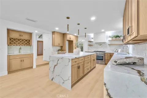 MLS: OC26118511