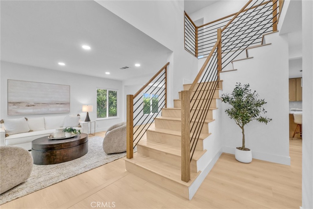 137 S Thistle