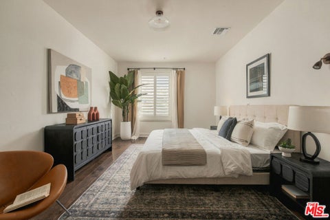 Tiny photo for 10639 Woodbridge Street #101, North Hollywood, CA 91602 (MLS # 26102927)