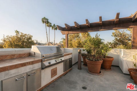 Tiny photo for 10639 Woodbridge Street #101, North Hollywood, CA 91602 (MLS # 26102927)