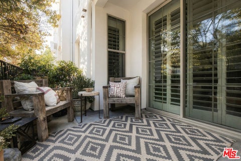 Tiny photo for 10639 Woodbridge Street #101, North Hollywood, CA 91602 (MLS # 26102927)