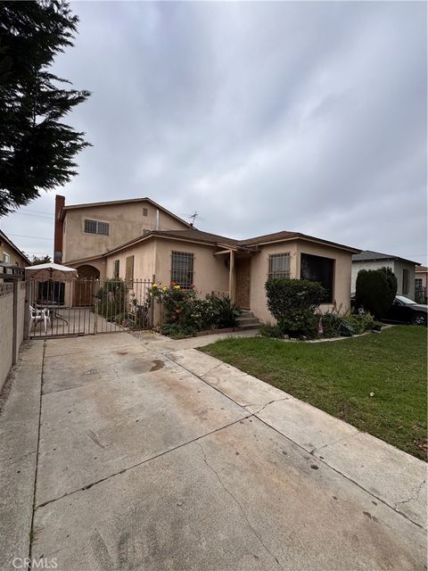 Photo of 638 E 137th St, Los Angeles, CA 90059 (MLS # DW25275873)