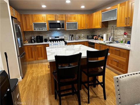 18324 Clark Street 120 Tarzana CA 91356