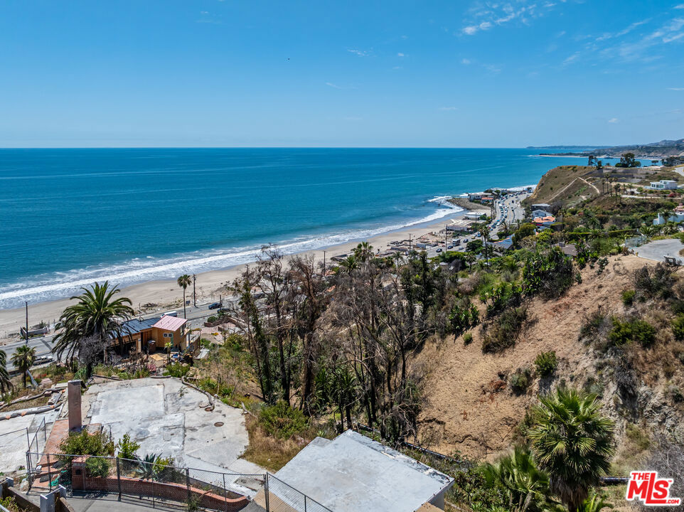 21470 Rambla Vista