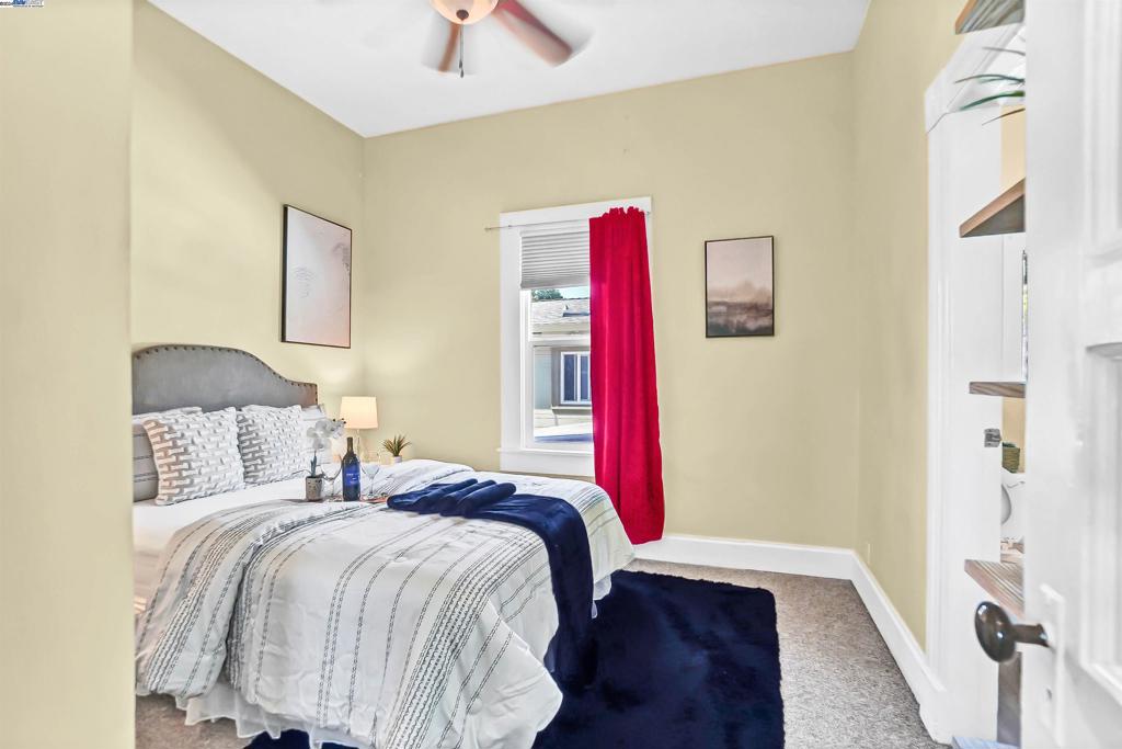 OAKLAND - Residential