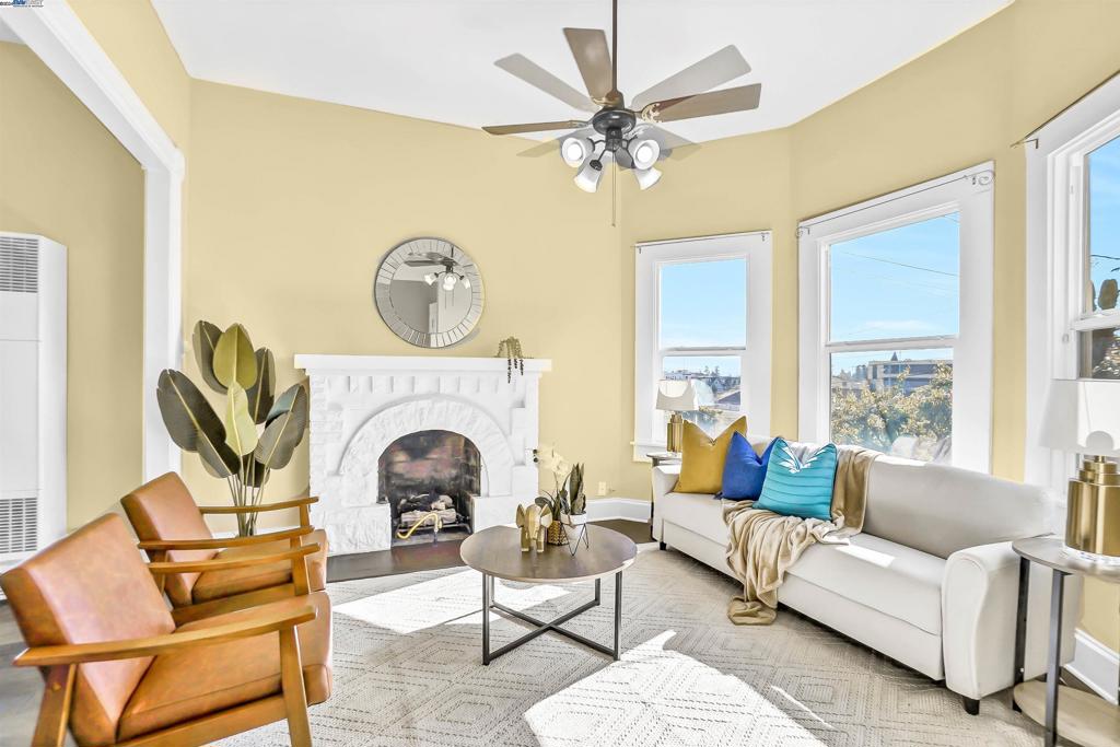 OAKLAND - Residential