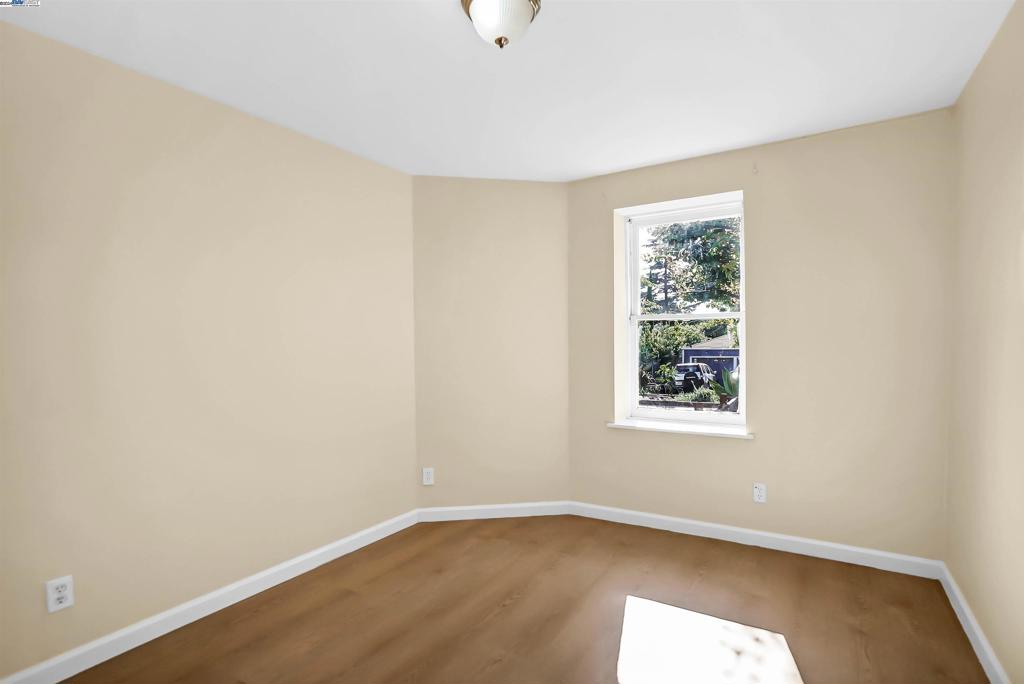 OAKLAND - Residential