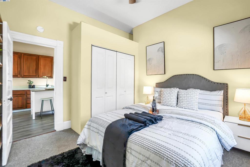 OAKLAND - Residential