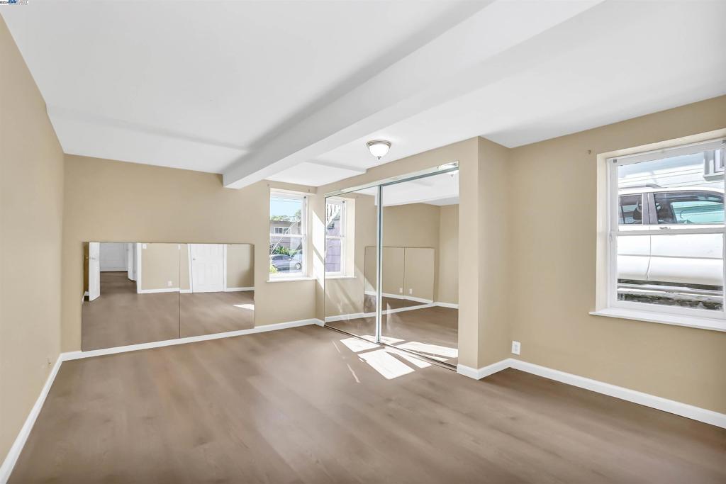 OAKLAND - Residential