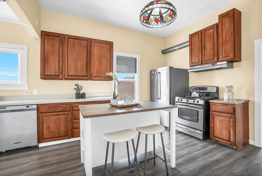 OAKLAND - Residential