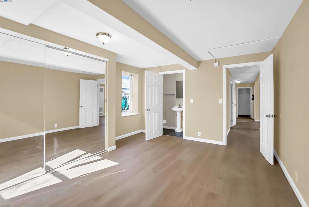 OAKLAND - Residential