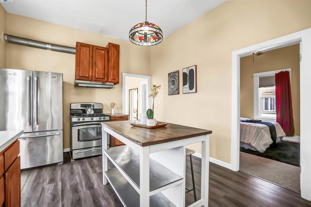 OAKLAND - Residential