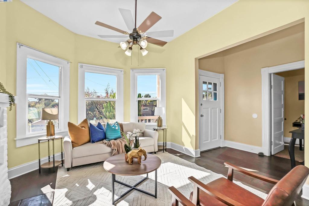 OAKLAND - Residential