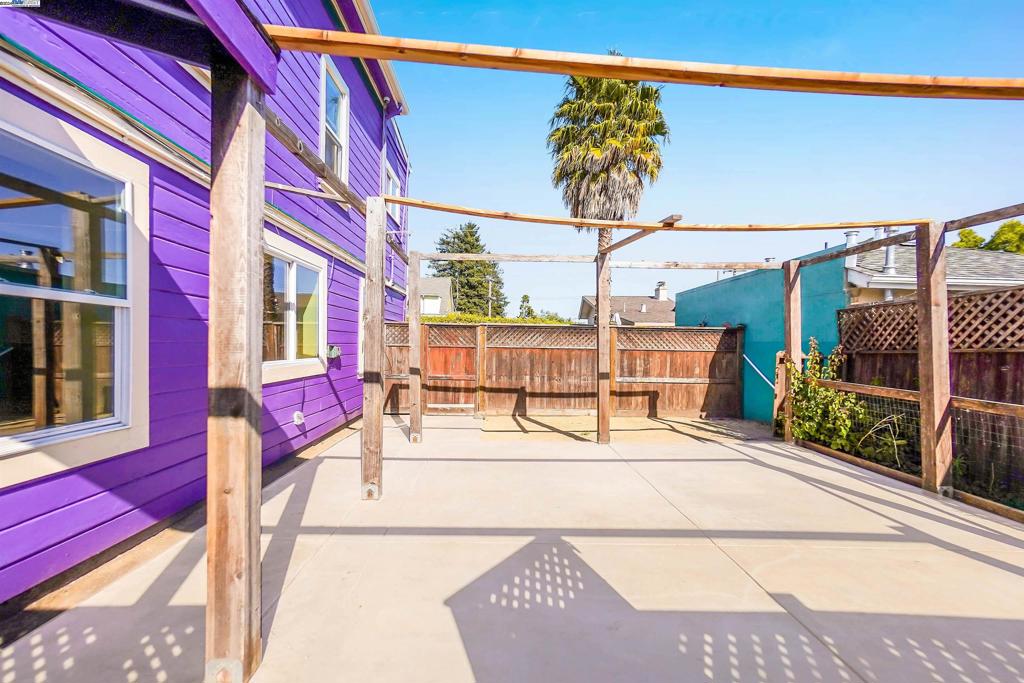 OAKLAND - Residential