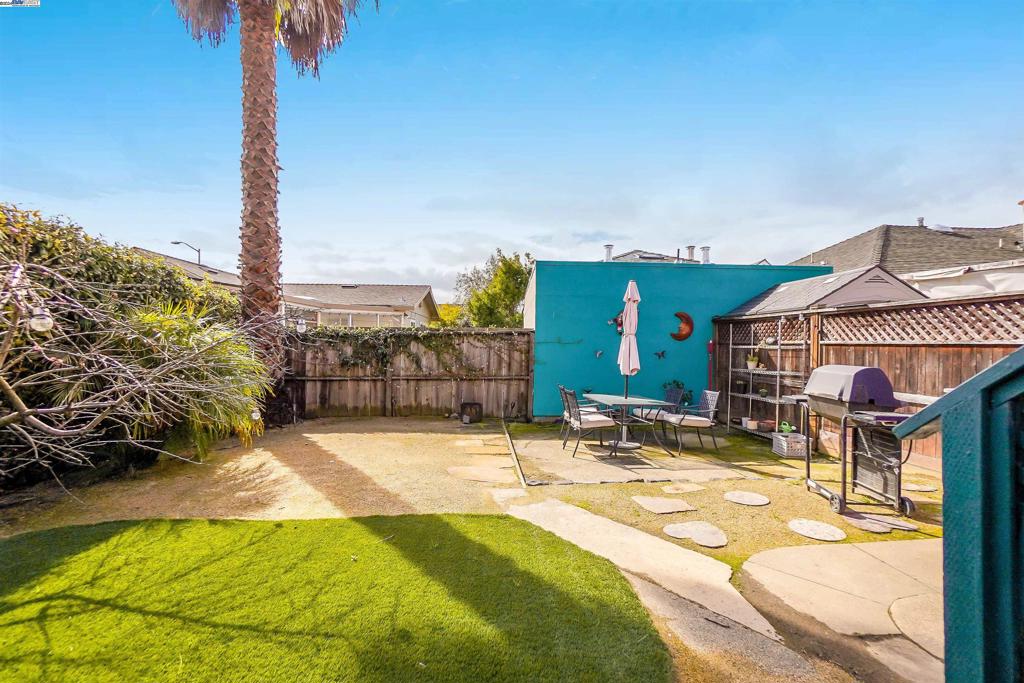 OAKLAND - Residential