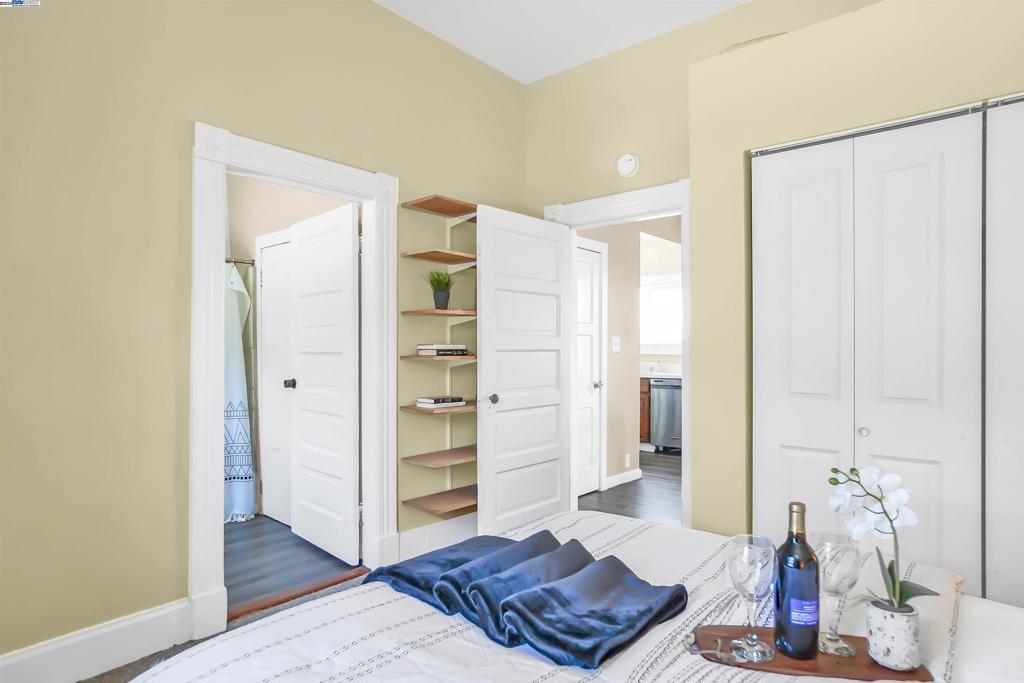 OAKLAND - Residential