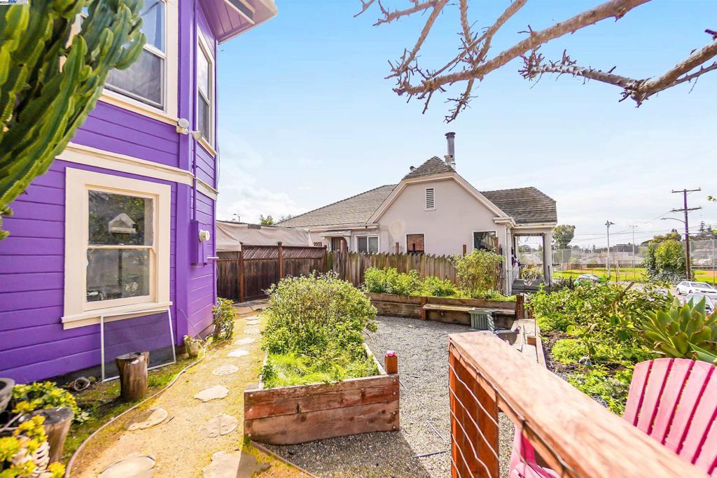 OAKLAND - Residential