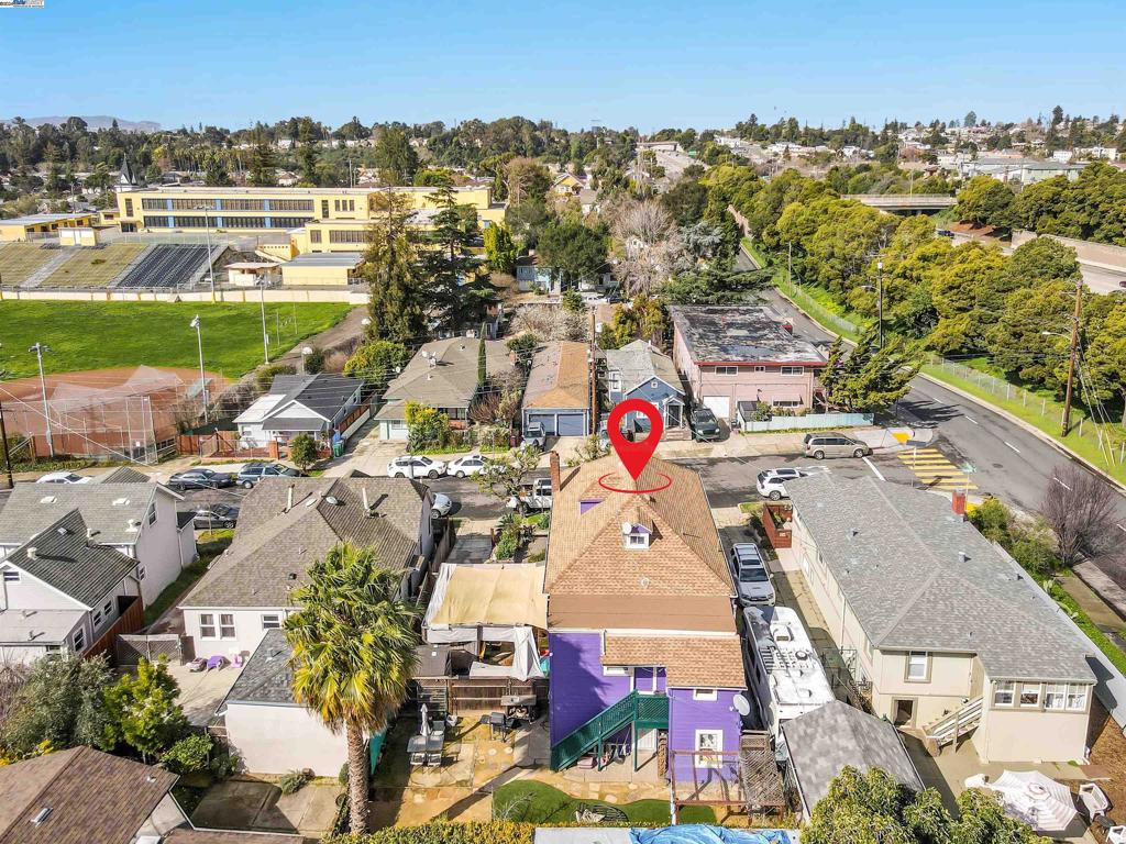 OAKLAND - Residential