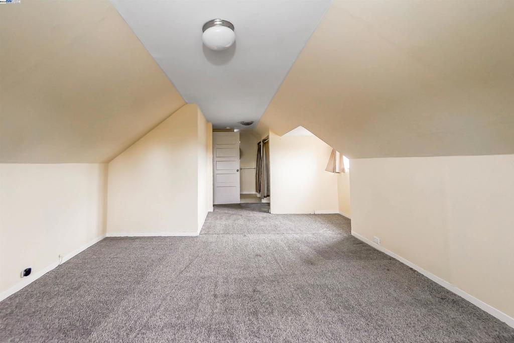 OAKLAND - Residential