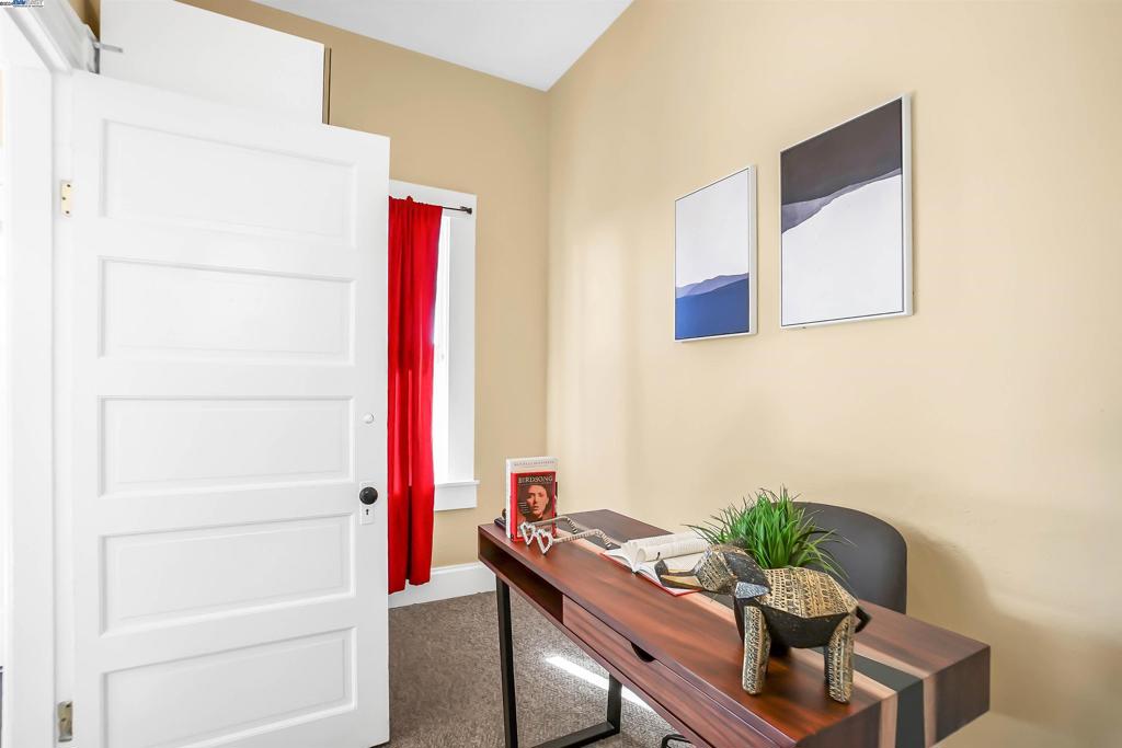 OAKLAND - Residential