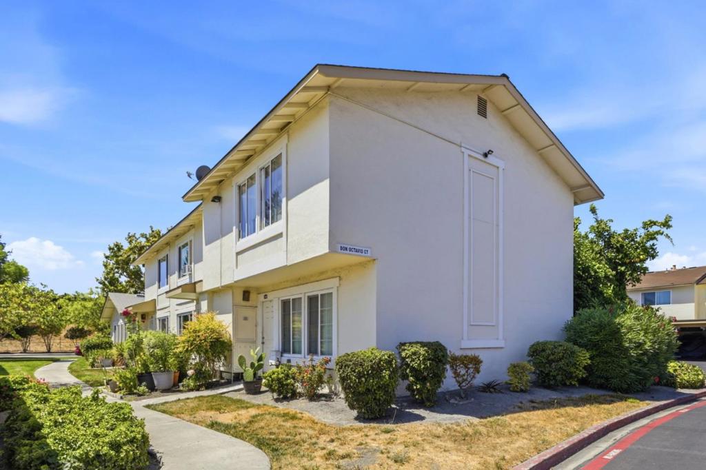 5532 Don Octavio Court