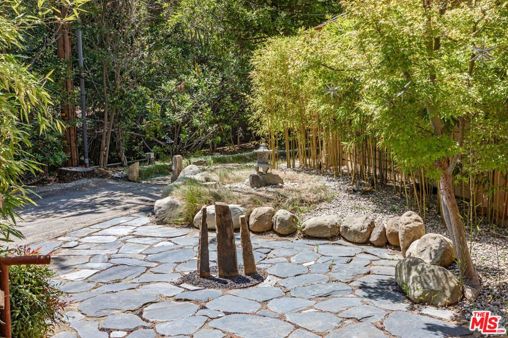 Photo of 1064 Meadows End Drive, Calabasas, CA 91302 (MLS # 26667893)