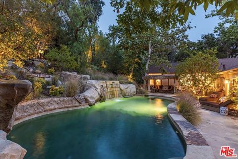 Photo of 1064 Meadows End Drive, Calabasas, CA 91302 (MLS # 26667893)