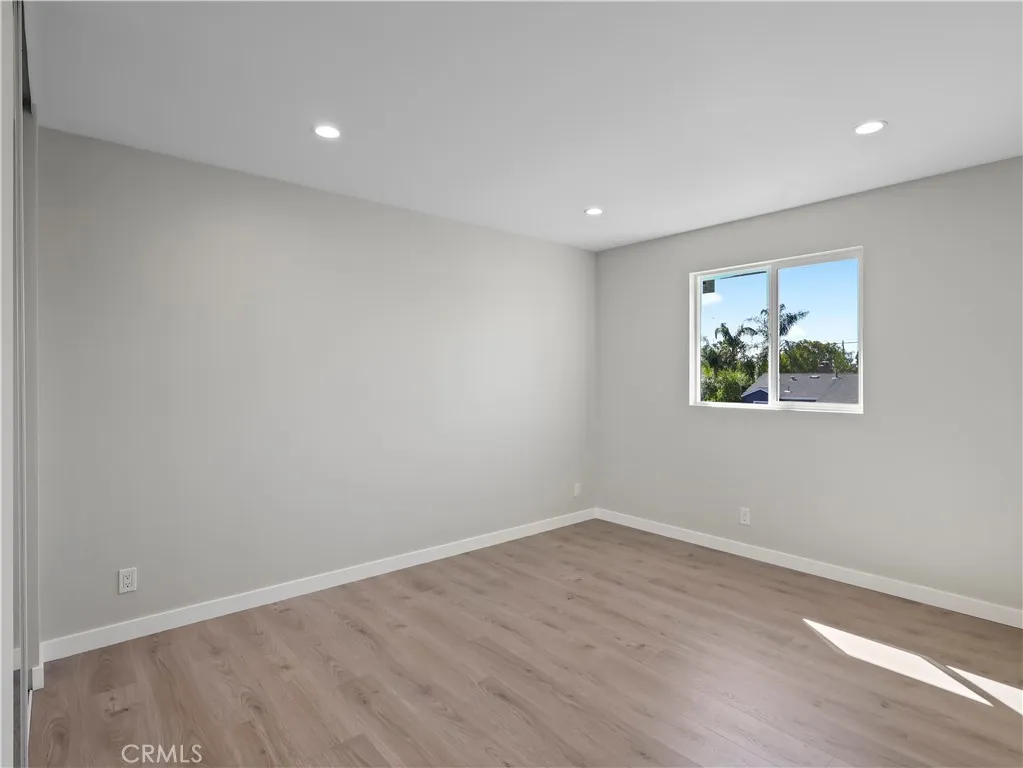 Lake Balboa, California 91406, United States, 2 Bedrooms Bedrooms, ,2 BathroomsBathrooms,Residential,Active,112626